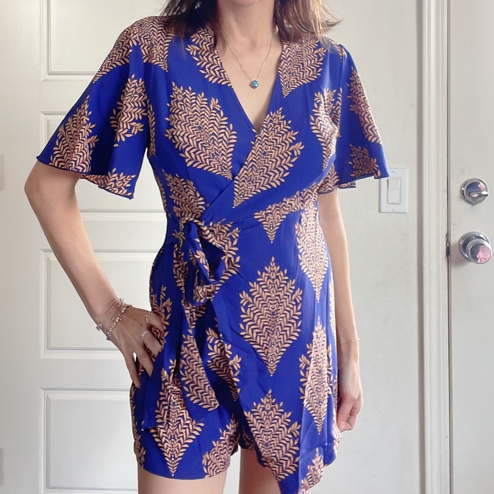 042 Boho Tropical Butterfly Sleeve Romper - Picture 8 of 13